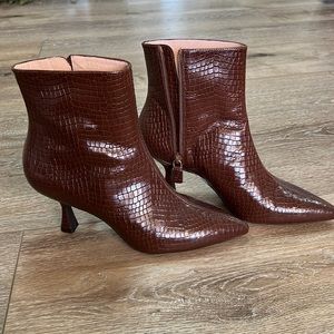 Stuart Weitzman boots 8.5